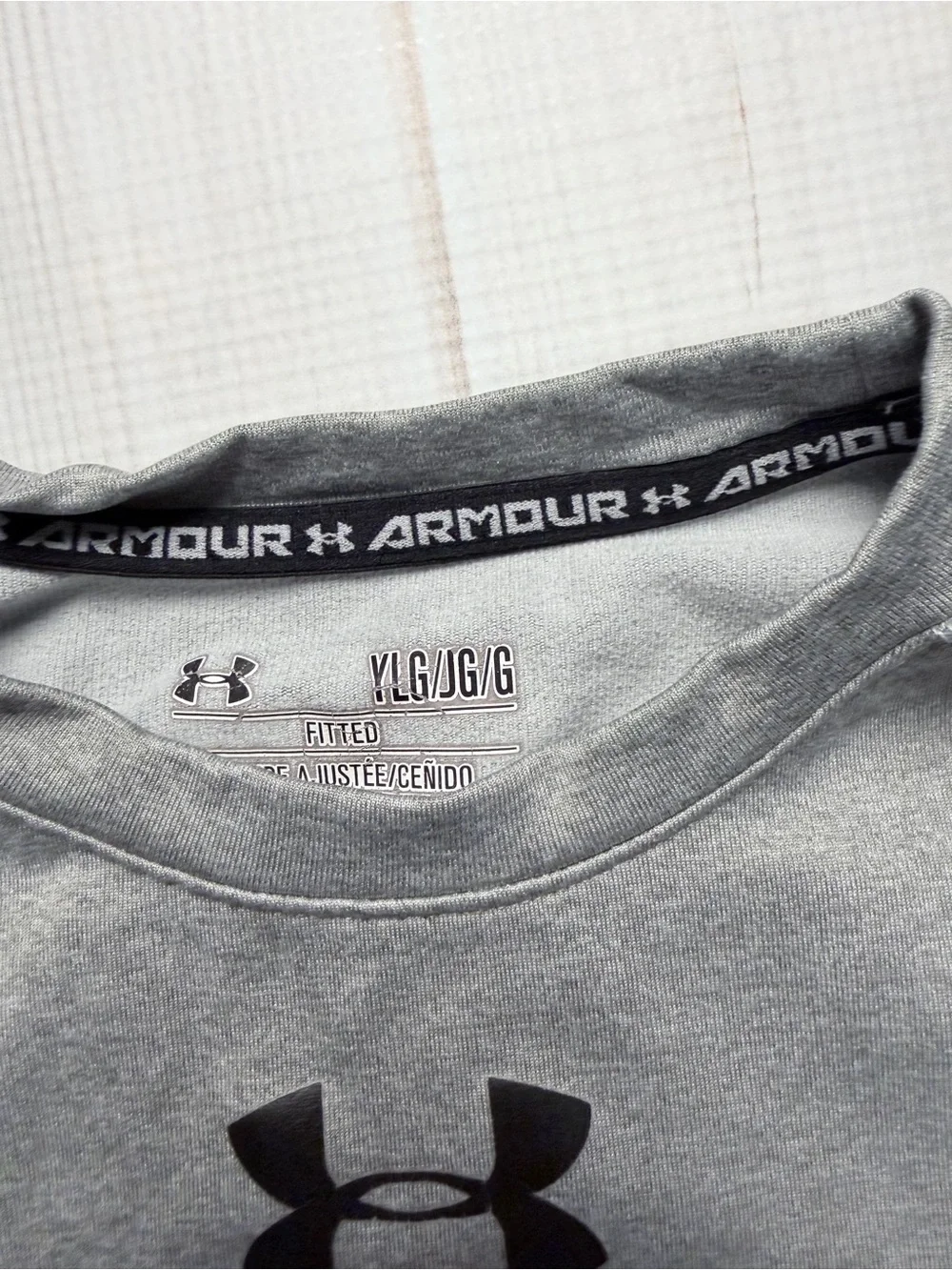 Under Armour kids's Long Sleeve ComdGear shirt - Light Gray